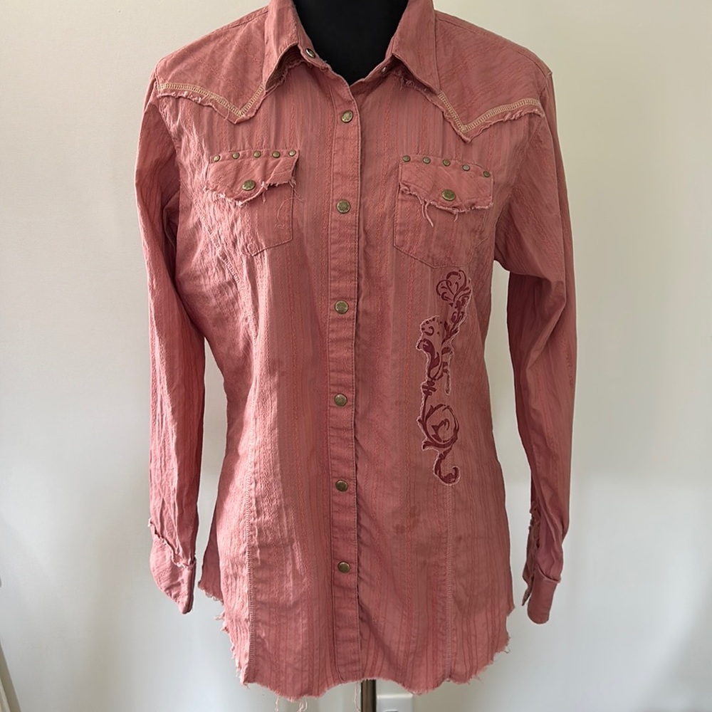 Women’s Long Sleeve Wrangler Button Down Shirt